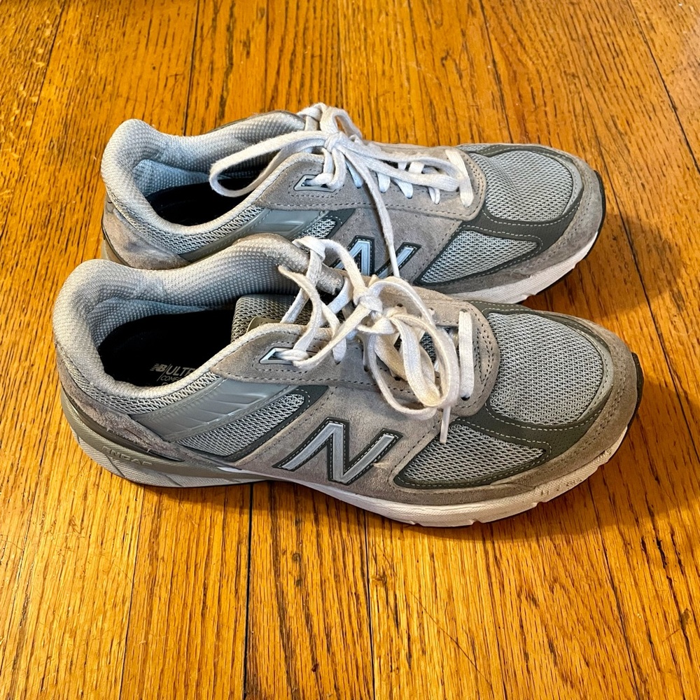 New Balance 990v5